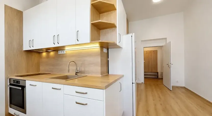 Pronájem bytu 2+kk, Praha - Nusle, Boleslavova, 37 m2