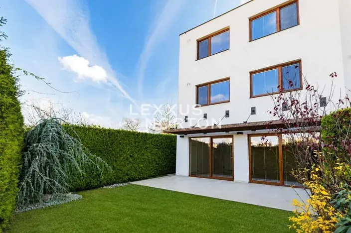 Pronájem rodinného domu, Praha - Stodůlky, Hlušičkova, 300 m2