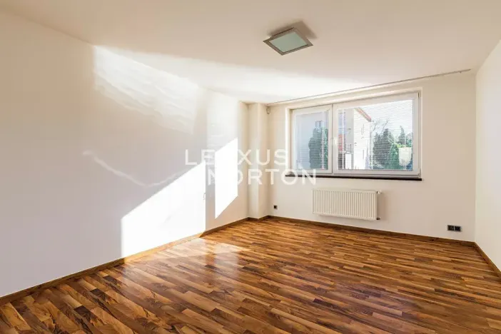 Pronájem rodinného domu, Praha - Stodůlky, Hlušičkova, 300 m2