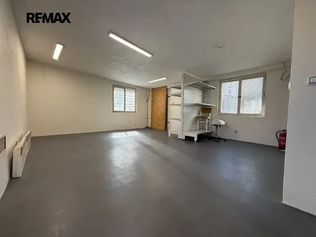 Pronájem skladu, Horní Bříza, Sídlištní, 145 m2
