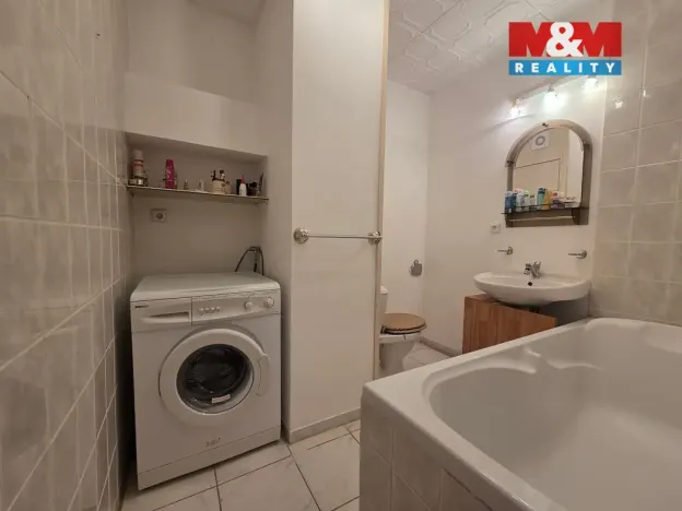 Pronájem bytu 1+1, Nová Role, Nádražní, 52 m2