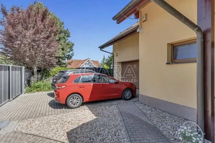 Prodej rodinného domu, Šestajovice, 255 m2