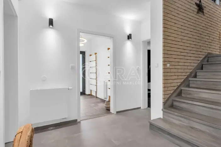 Prodej rodinného domu, Šestajovice, 255 m2
