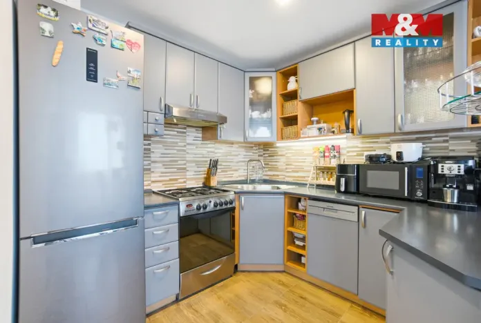 Prodej bytu 3+1, Praha - Prosek, Prosecká, 69 m2