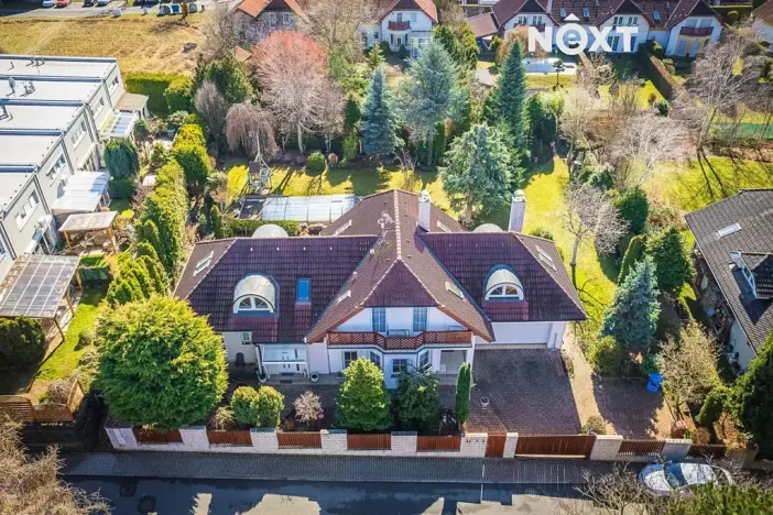 Prodej vícegeneračního domu, Praha - Uhříněves, Merkurova, 420 m2