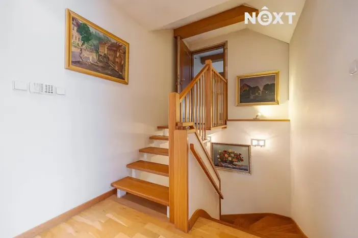 Prodej vícegeneračního domu, Praha - Uhříněves, Merkurova, 420 m2