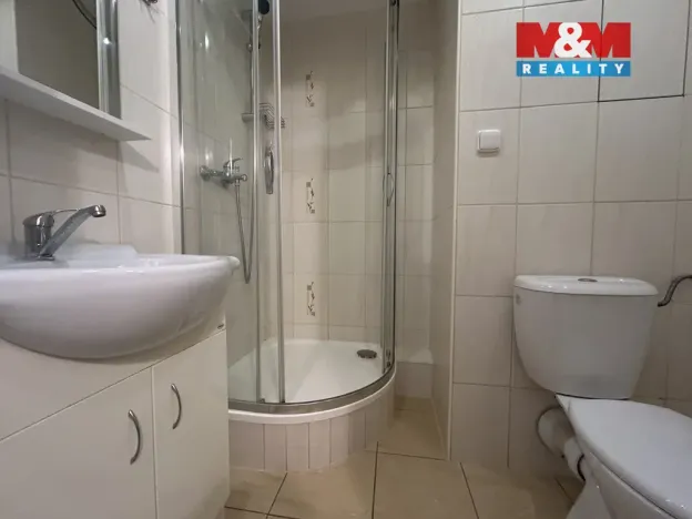 Pronájem bytu 1+kk, Ústí nad Labem, Vinařská, 31 m2