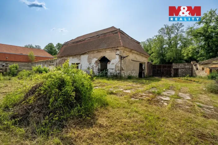 Prodej komerčního pozemku, Zvoleněves, 18500 m2