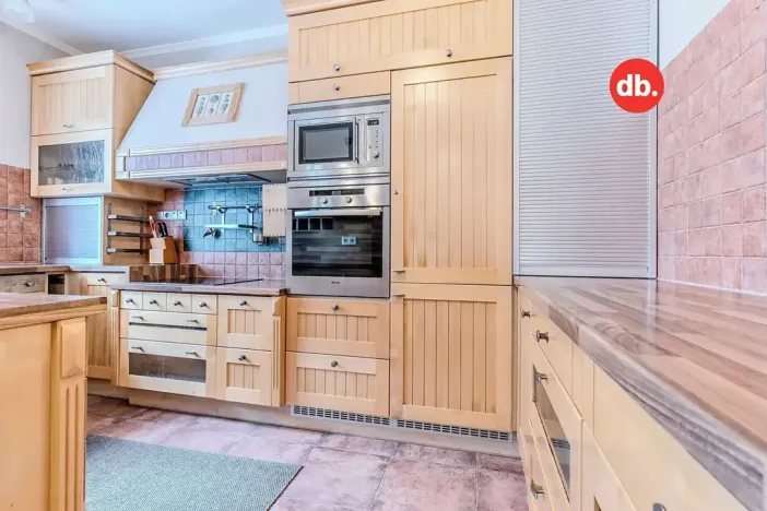 Prodej rodinného domu, Karlovy Vary, Krokova, 280 m2