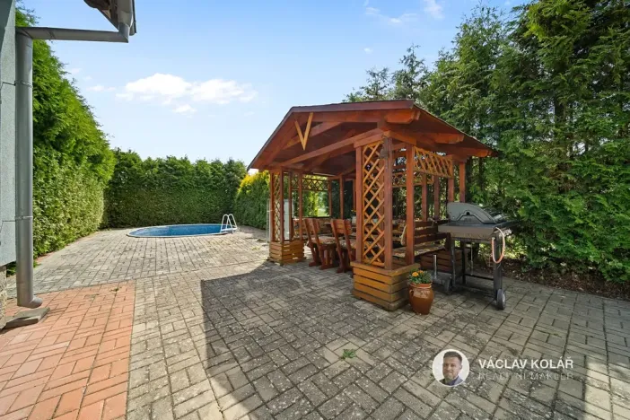 Prodej rodinného domu, Tetín, 130 m2
