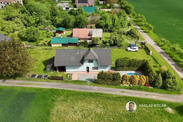 Prodej rodinného domu, Tetín, 130 m2