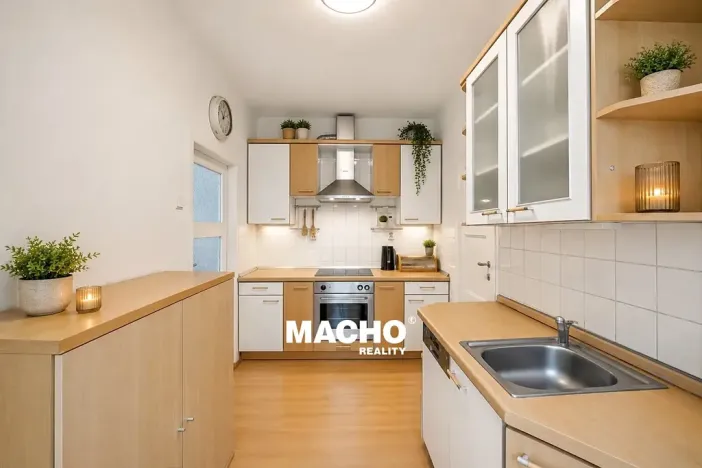 Pronájem bytu 3+1, Plzeň, Politických vězňů, 79 m2
