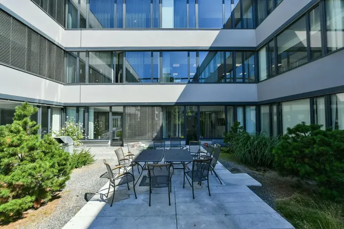 Pronájem kanceláře, Praha - Stodůlky, Siemensova, 1200 m2