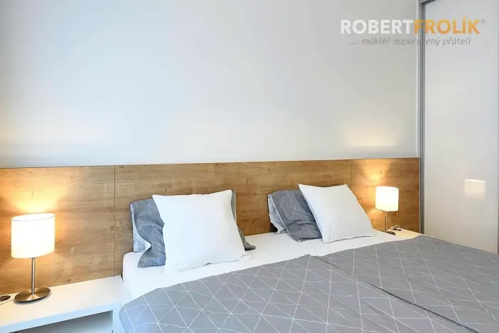 Pronájem bytu 2+kk, Praha - Liboc, Naardenská, 54 m2