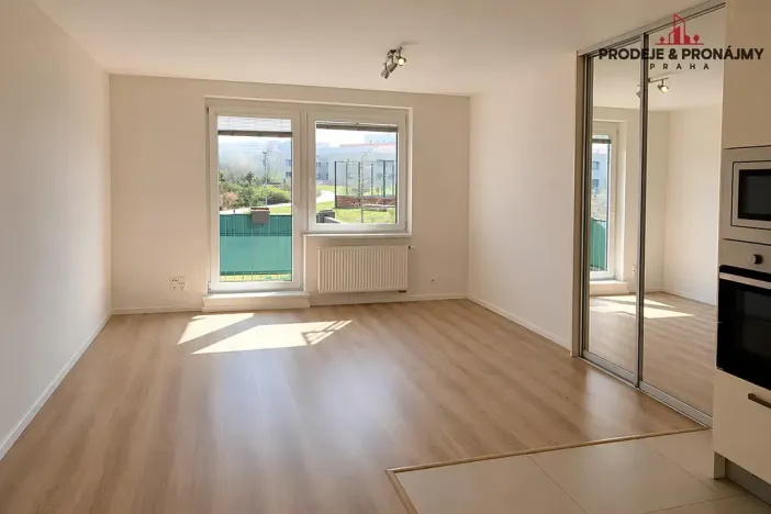 Prodej bytu 1+kk, Praha, Zakšínská, 30 m2
