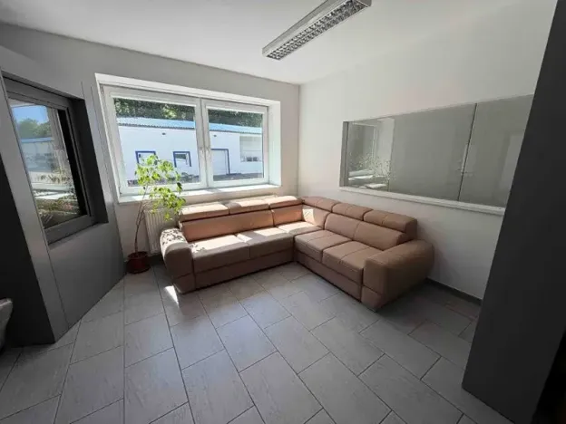 Pronájem skladu, Jihlava, 600 m2