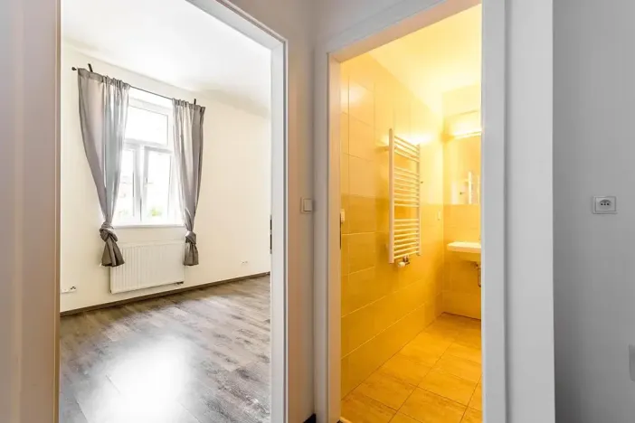 Pronájem bytu 1+kk, Praha - Holešovice, Na Maninách, 31 m2