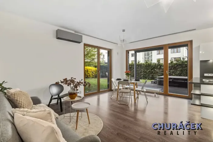 Prodej bytu 3+kk, Praha - Hrdlořezy, V třešňovce, 287 m2