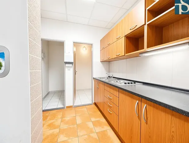 Prodej výrobních prostor, Mrač, 1020 m2