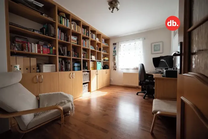 Prodej rodinného domu, Karlovy Vary, Vančurova, 260 m2