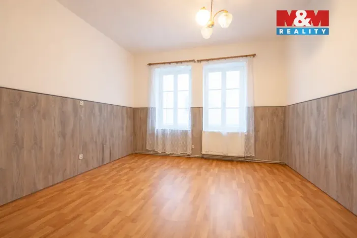 Prodej bytu 4+1, Nový Bor - Arnultovice, 97 m2