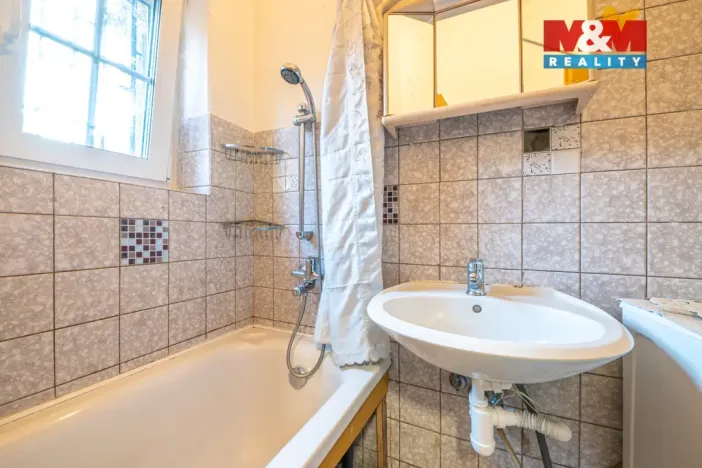 Prodej bytu 4+1, Nový Bor - Arnultovice, 97 m2