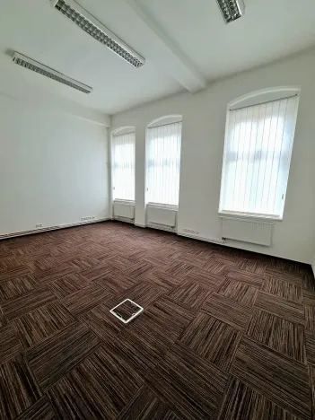 Pronájem komerční, Karlovy Vary, Varšavská, 40 m2