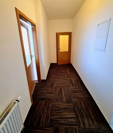 Pronájem komerční, Karlovy Vary, Varšavská, 40 m2