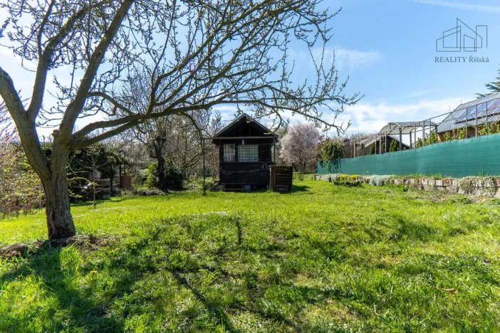 Prodej zahrady, Praha - Horní Počernice, Zábrodí, 297 m2