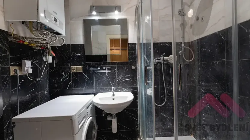 Pronájem bytu 2+kk, Praha - Karlín, Sokolovská, 48 m2