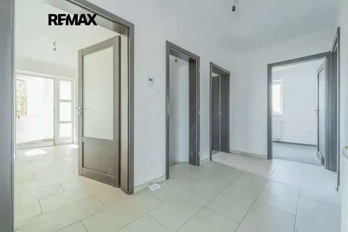 Prodej rodinného domu, Vinařice, 202 m2