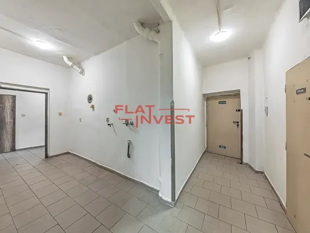 Pronájem obchodního prostoru, Praha - Vršovice, Vršovická, 233 m2
