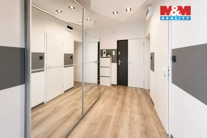Prodej bytu 3+1, Karviná - Ráj, Božkova, 56 m2