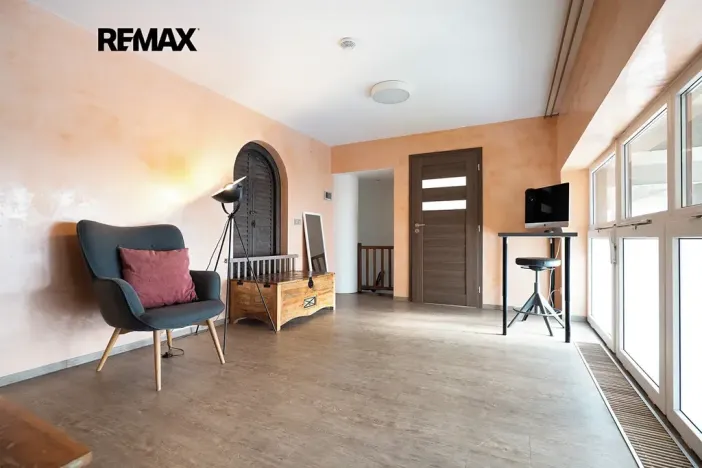 Prodej obchodního prostoru, Praha - Troja, Vřesová, 240 m2