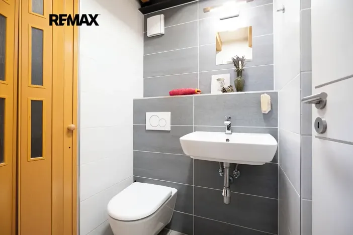 Prodej obchodního prostoru, Praha - Troja, Vřesová, 240 m2