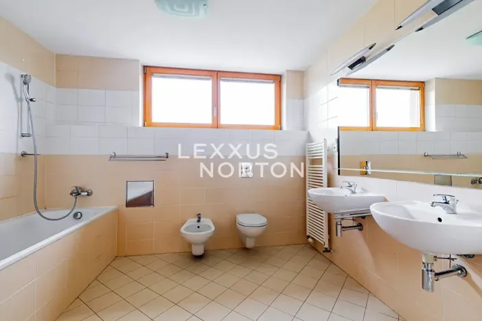Pronájem bytu 3+kk, Praha - Liboc, Naardenská, 100 m2