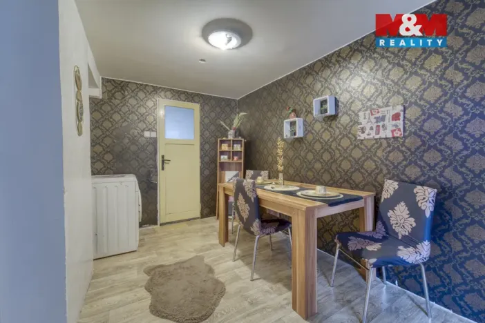 Prodej bytu 3+1, Teplá, Klášterní, 80 m2