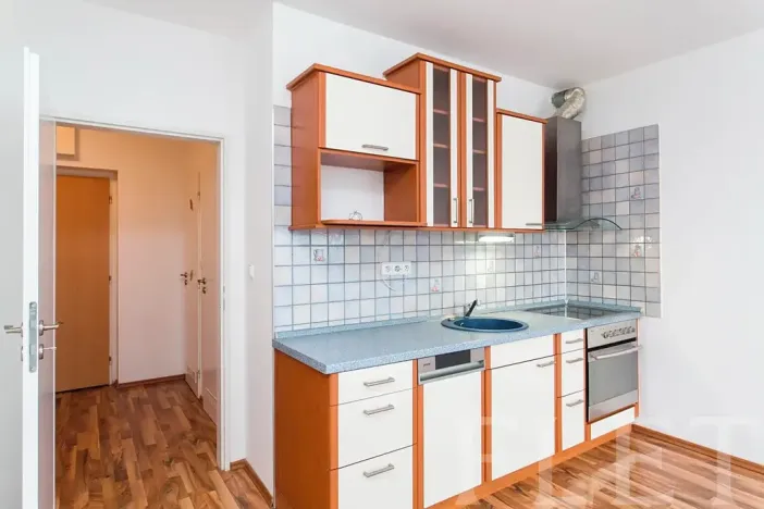Prodej bytu 2+kk, Praha - Kbely, Pod Nouzovem, 45 m2