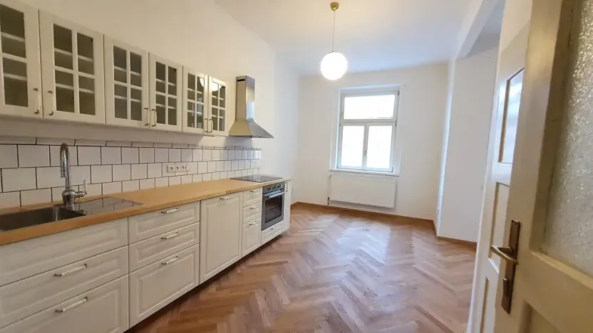 Pronájem bytu 3+1, Praha - Vinohrady, Slezská, 100 m2