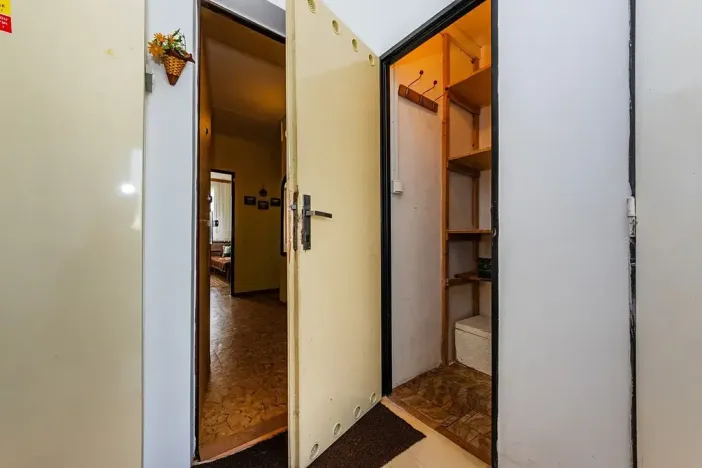 Prodej bytu 2+kk, Praha - Kobylisy, Třeboradická, 47 m2