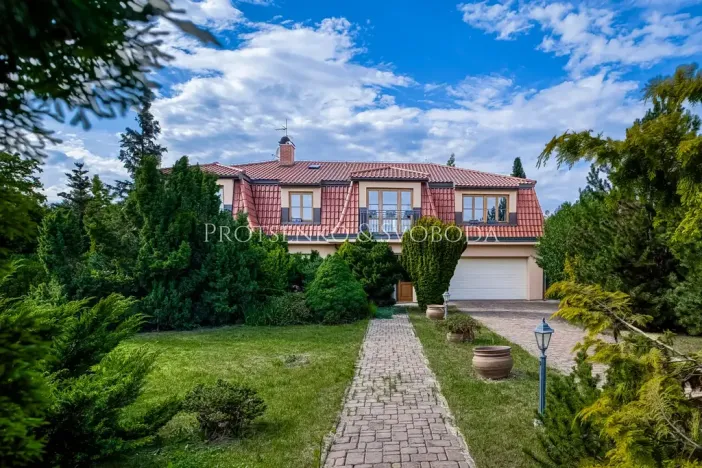 Prodej rodinného domu, Vestec, Průběžná, 427 m2