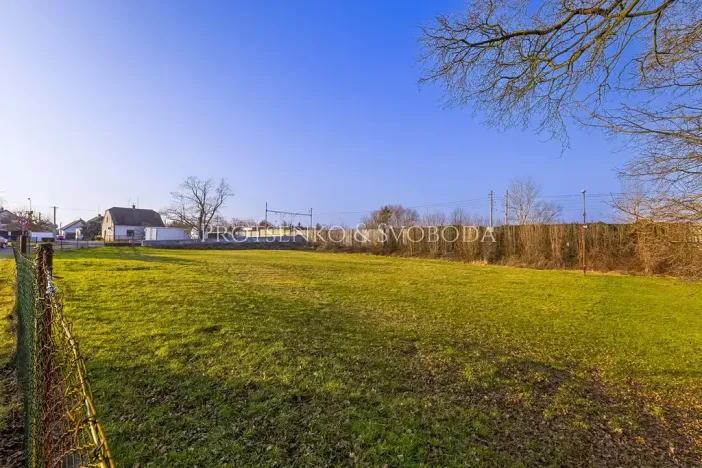 Prodej komerčního pozemku, Pardubice, Přerovská, 4073 m2