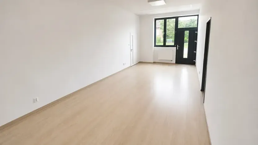 Pronájem obchodního prostoru, Syrovice, 29 m2
