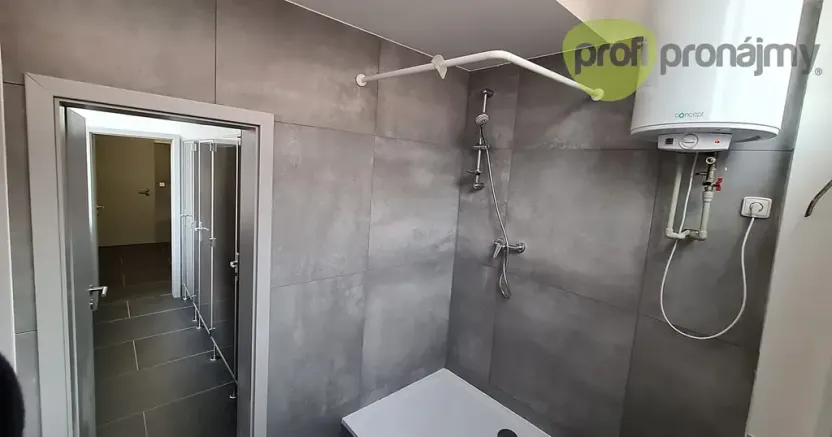 Pronájem obchodního prostoru, Zlín, Šedesátá, 100 m2