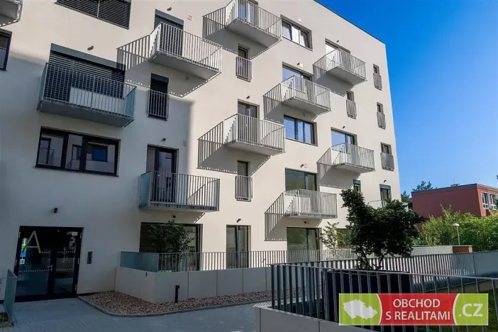Pronájem bytu 1+kk, Praha, Štěchovická, 45 m2