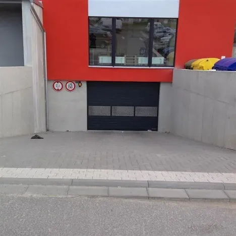 Pronájem garážového stání, Olomouc, Schweitzerova, 13 m2