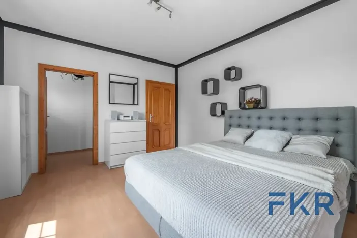 Prodej rodinného domu, Praha - Dolní Počernice, Listopadová, 242 m2