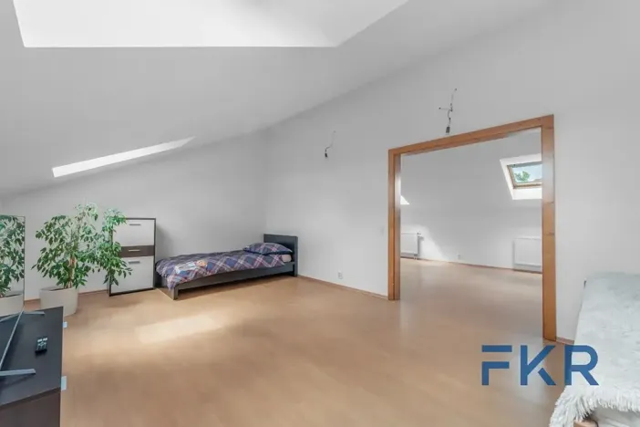 Prodej rodinného domu, Praha - Dolní Počernice, Listopadová, 242 m2