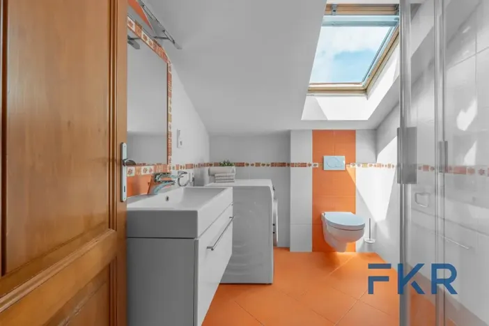 Prodej rodinného domu, Praha - Dolní Počernice, Listopadová, 242 m2