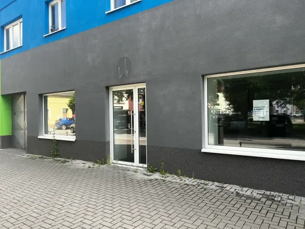 Pronájem obchodního prostoru, Hulín, nám. Míru, 141 m2